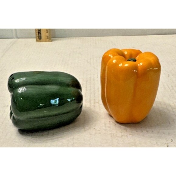 Vintage Fitz and Floyd Sweet Peppers Salt and Pepper  2.25" Tall W/Stoppers - Picture 2 of 4